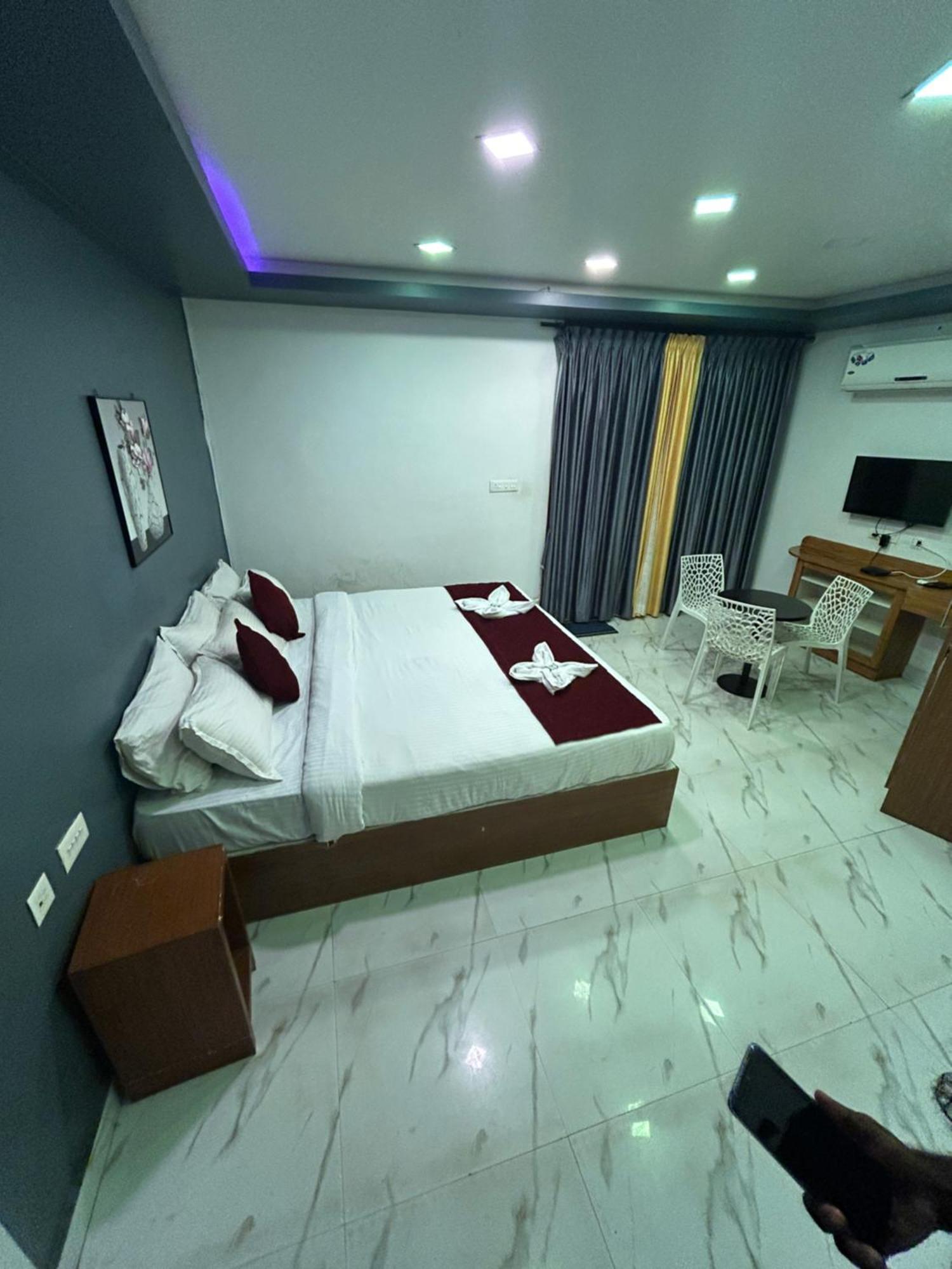 G Hotel Kottakuppam Buitenkant foto