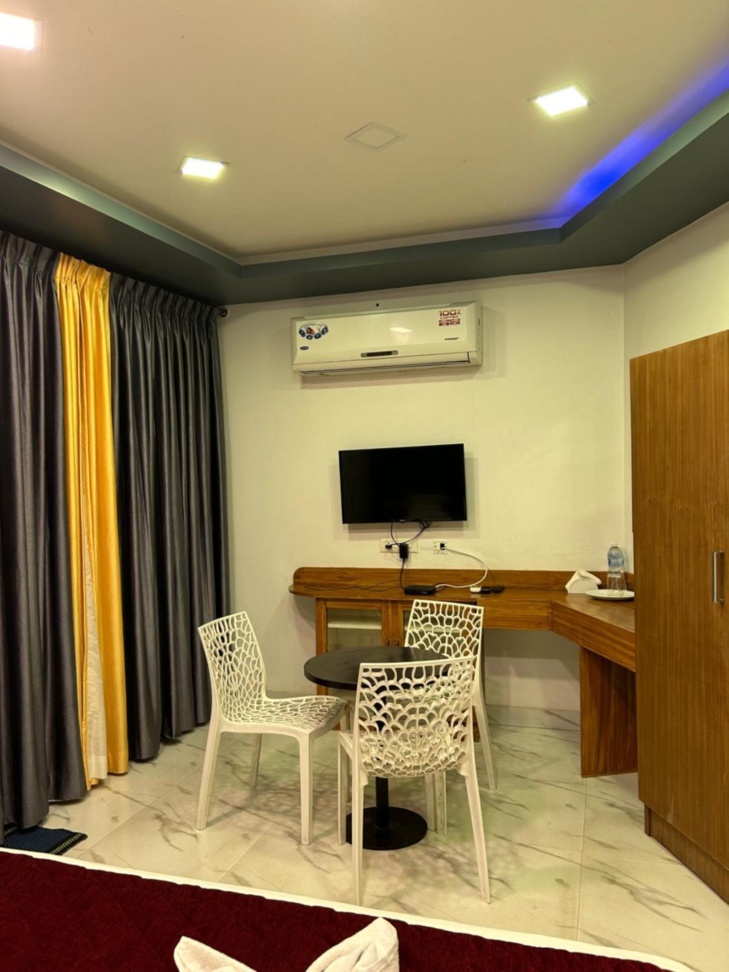 G Hotel Kottakuppam Buitenkant foto